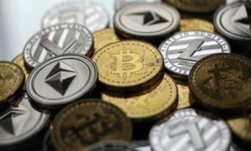 区块链卫星导航是一种将区块链技术与卫星导航系统相结合的新兴概念，旨在提高定位服务的安全性、可靠性和透明度。在这一系统中，卫星导航数据不仅通过传统的方式进行传输，还利用区块链的去中心化特性，确保数据的真实性和不可篡改性。

### 主要内容

以下是关于区块链卫星导航的详细介绍所包含的结构大纲：

#### 区块链卫星导航：未来定位服务的创新模式